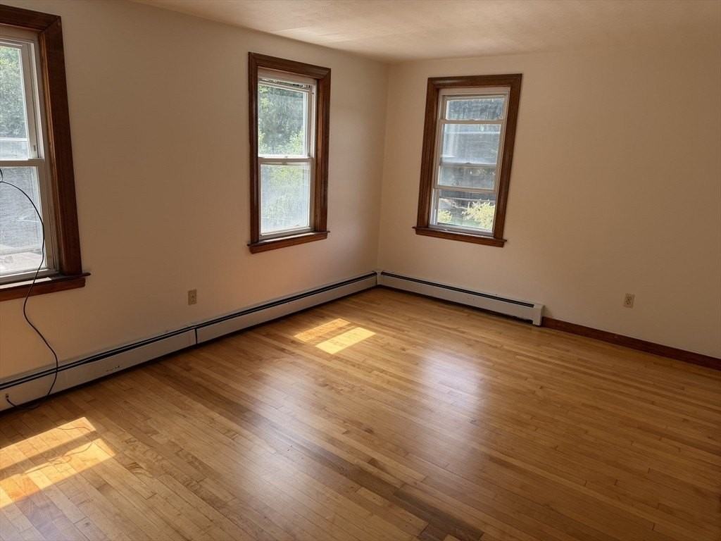1508 Central St #1 - Photo 4 of 6