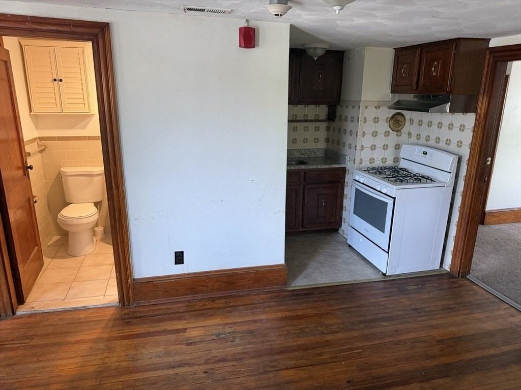 1508 Central St #6 - Photo 2 of 9