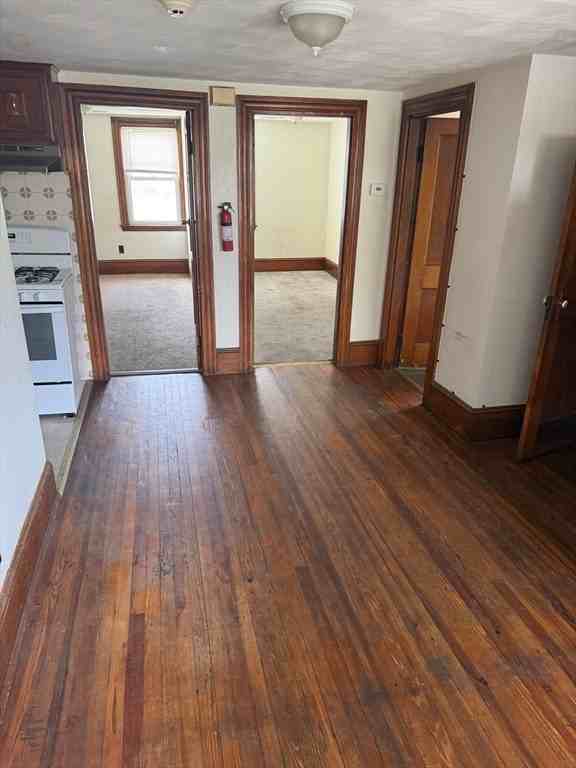 1508 Central St #6 - Photo 6 of 9