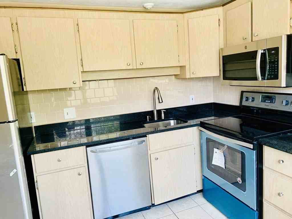 8B Mayberry Dr #5 - Photo 2 of 8