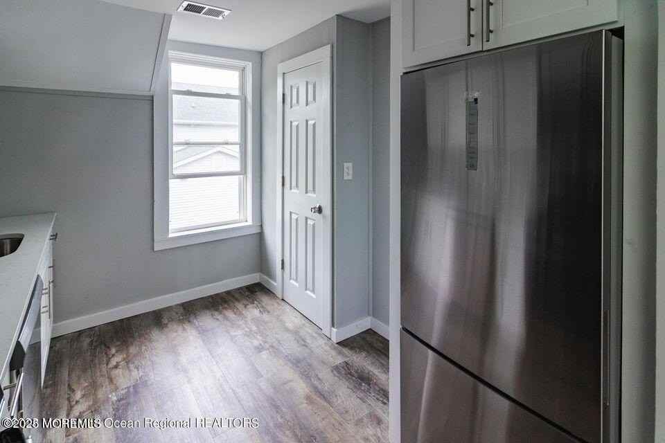 306 Henley Ave #B - Photo 3 of 18