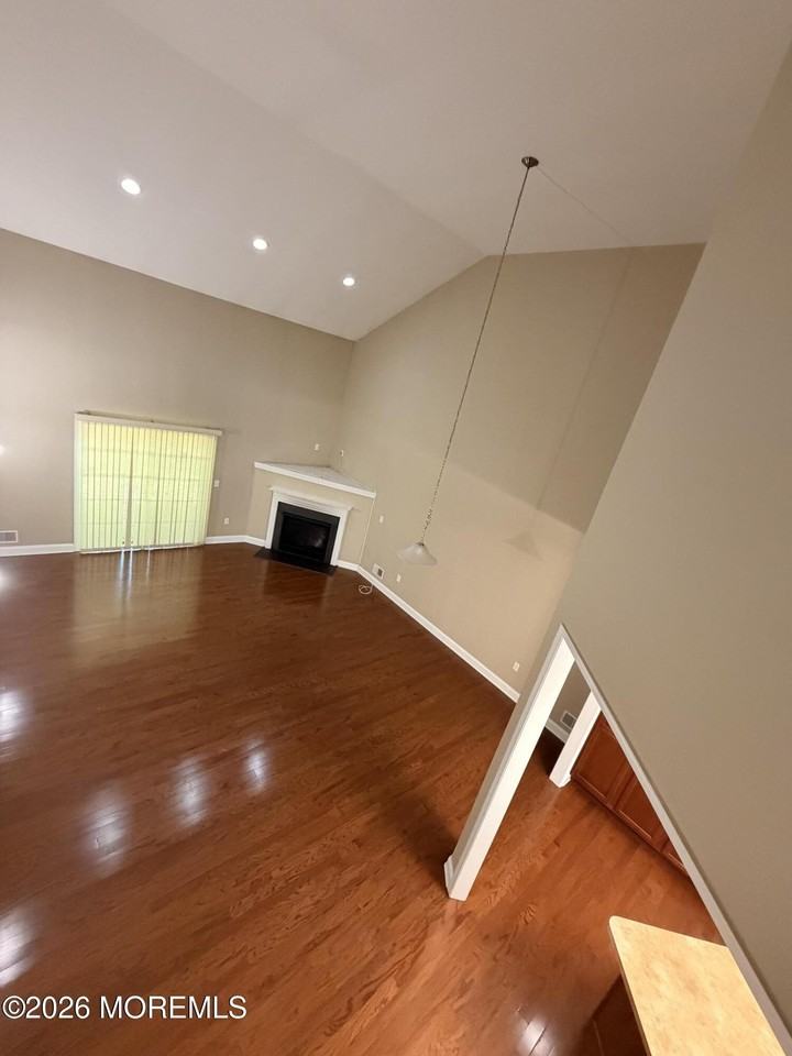 153 Birch Ave - Photo 3 of 23