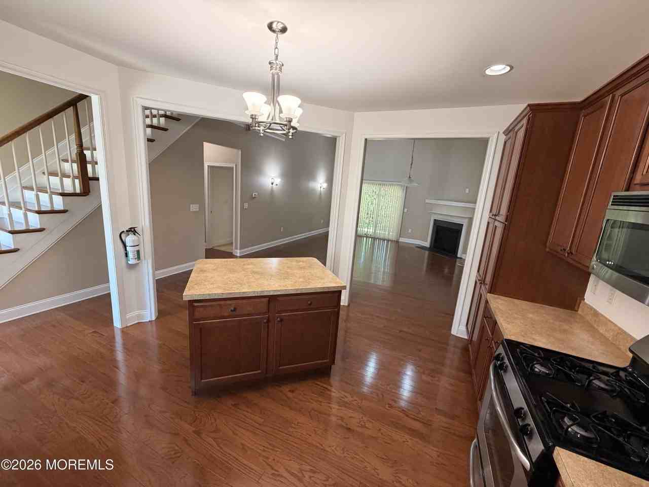 153 Birch Ave - Photo 6 of 23