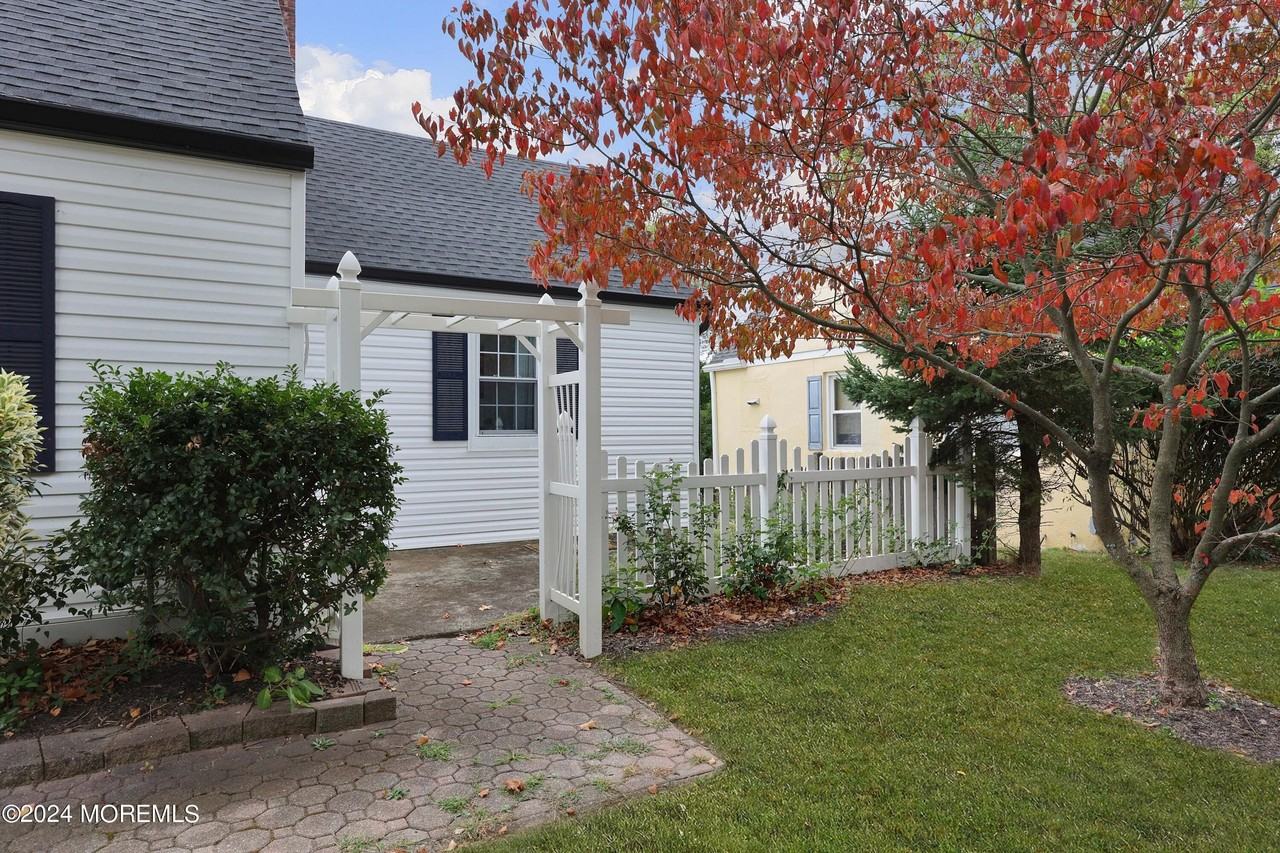 67 E Highland Ave - Photo 3 of 24