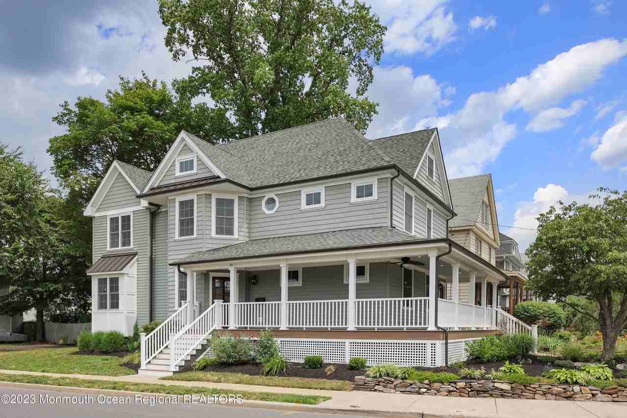 55 Hudson Ave - Photo 3 of 20