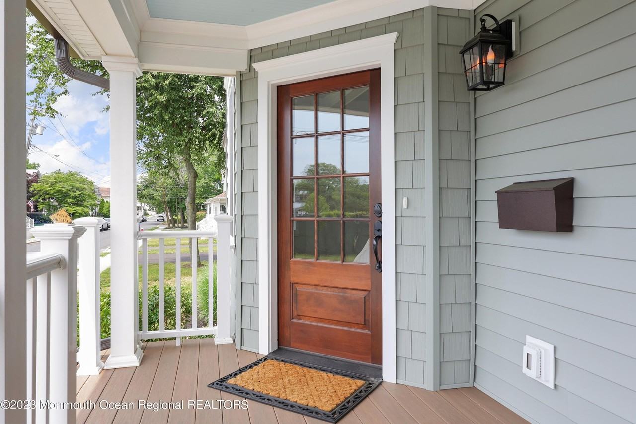 55 Hudson Ave - Photo 4 of 20