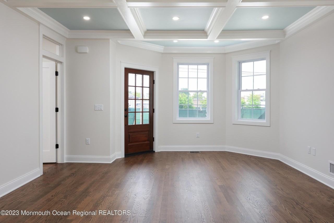 55 Hudson Ave - Photo 5 of 20