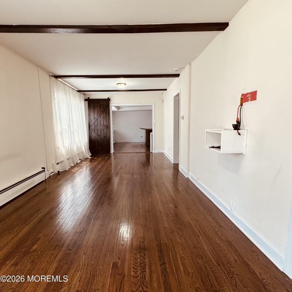 410 2nd Ave - Photo 6 of 16