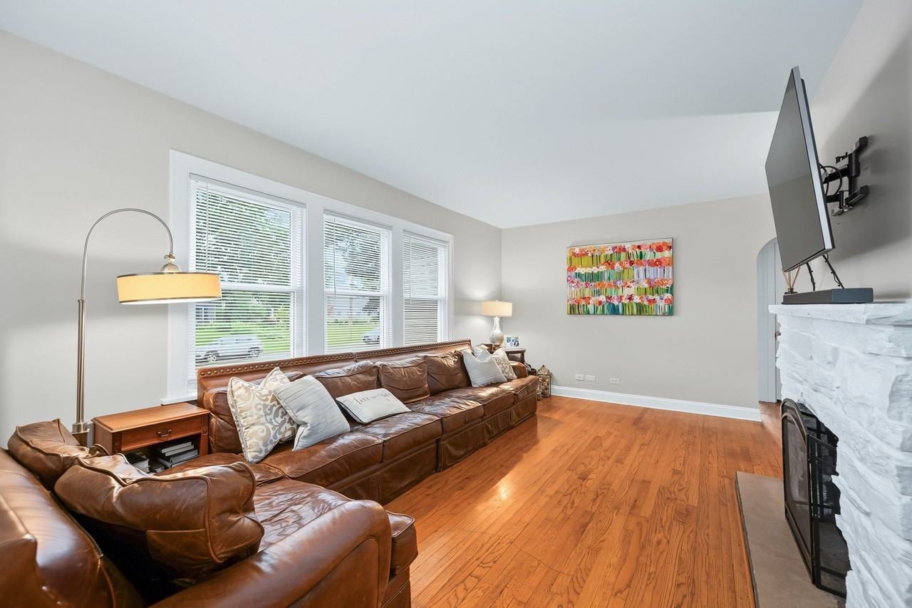 402 Turner Ave - Photo 4 of 17