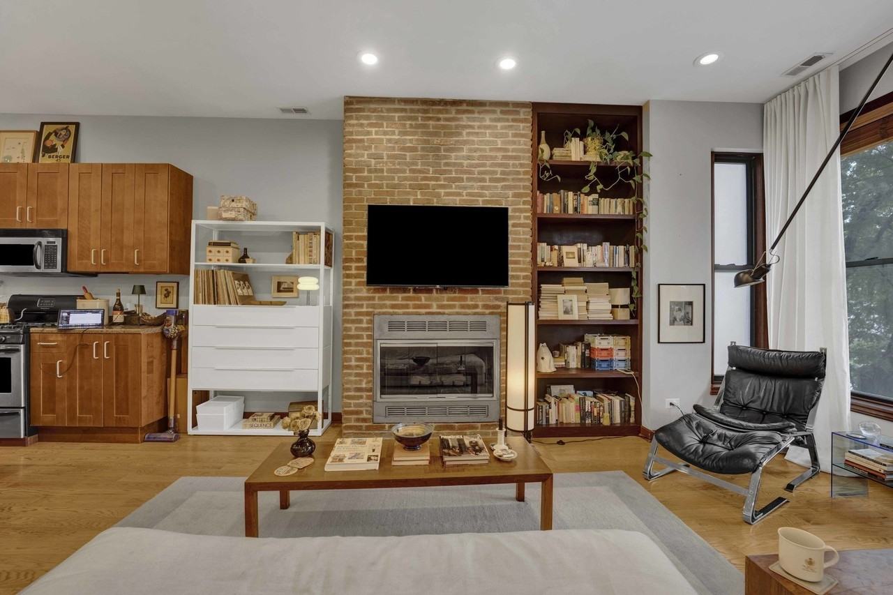 1111 N Mozart St #2 - Photo 4 of 23