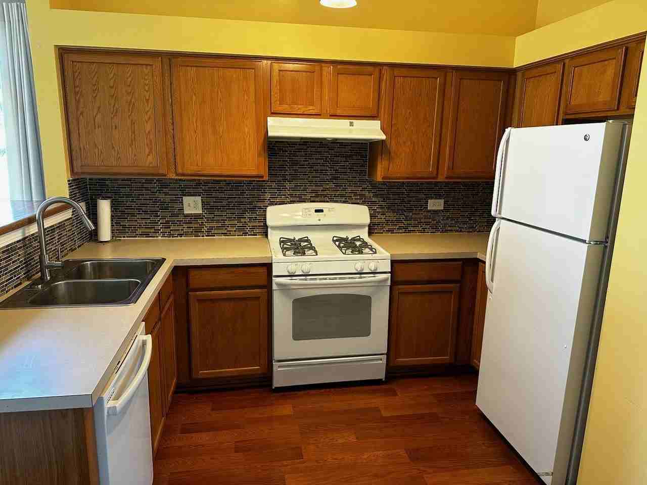 402 Waubonsee Dr - Photo 5 of 14