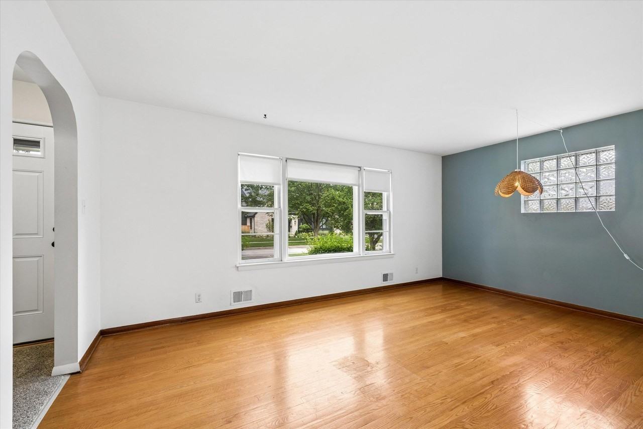 805 N Mitchell Ave - Photo 5 of 20