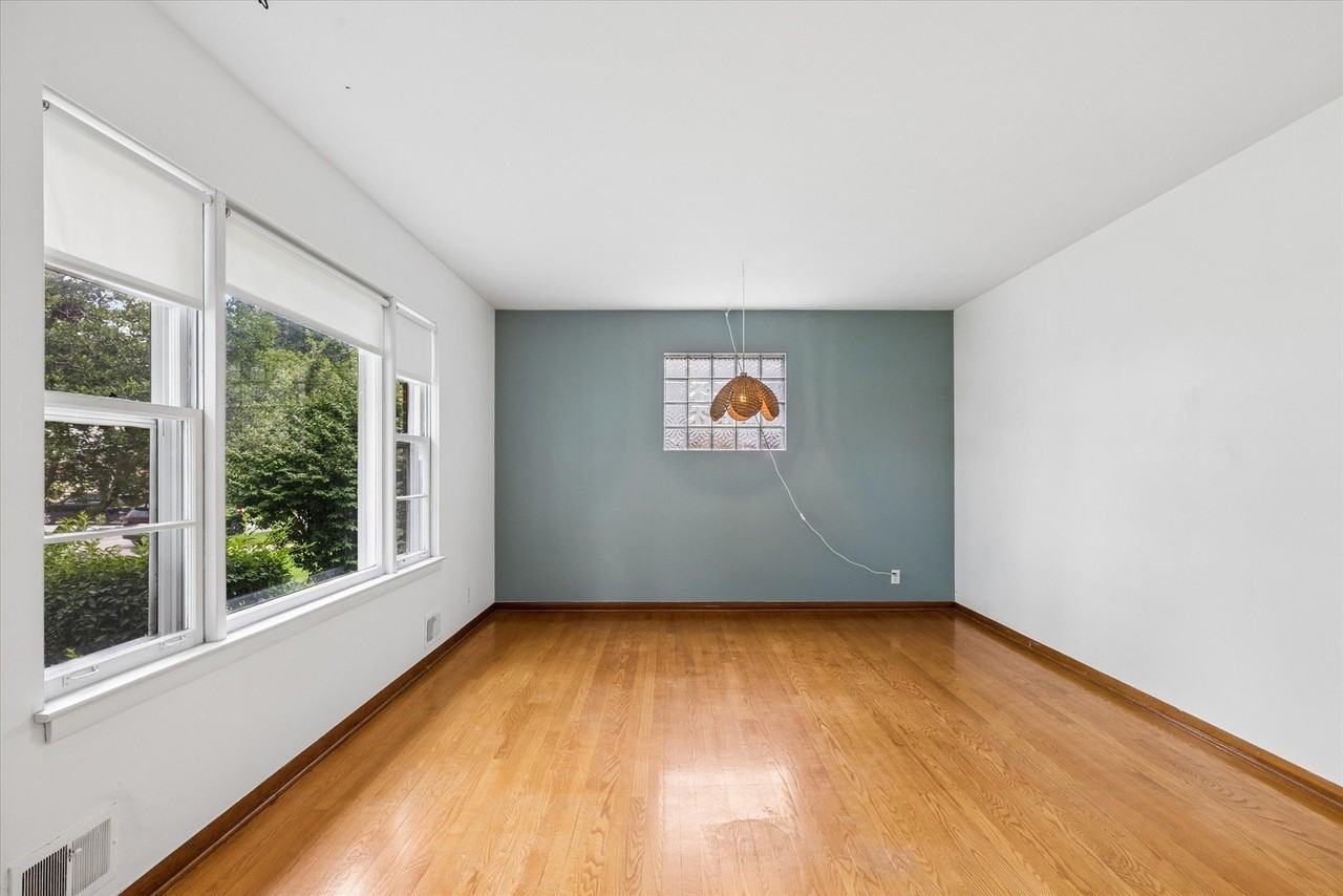 805 N Mitchell Ave - Photo 7 of 20