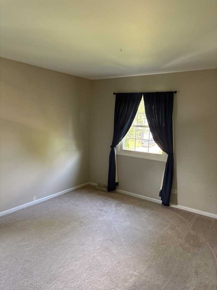 1613 Clyde Dr - Photo 6 of 13