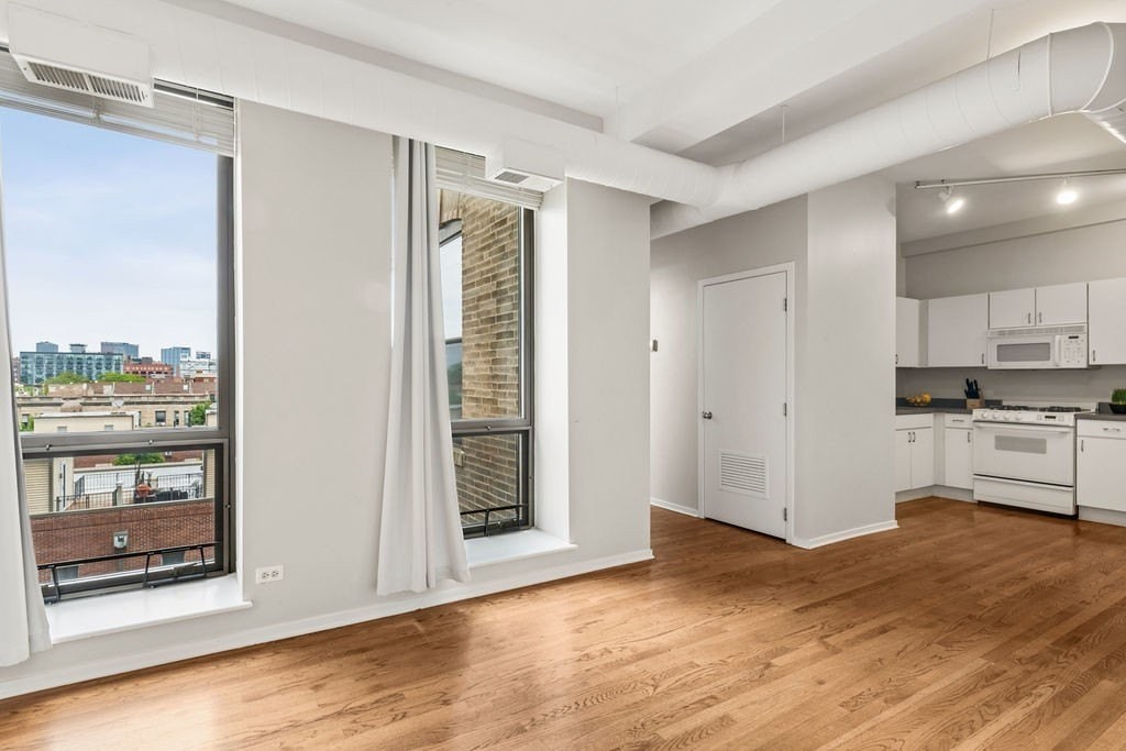 811 S Lytle St #415 - Photo 4 of 15