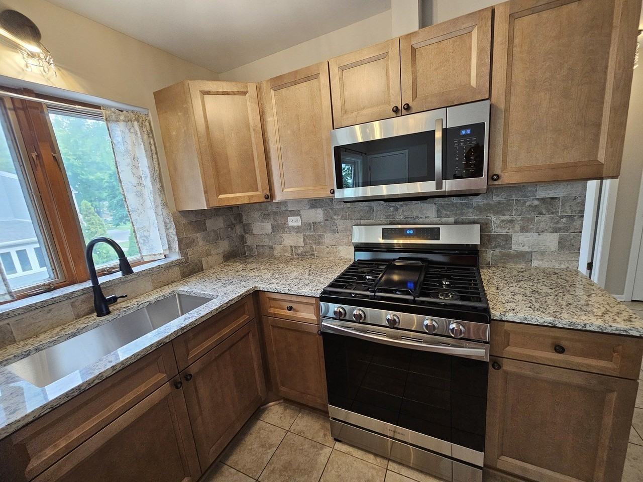 2 N Broadway Ave #2E - Photo 7 of 16