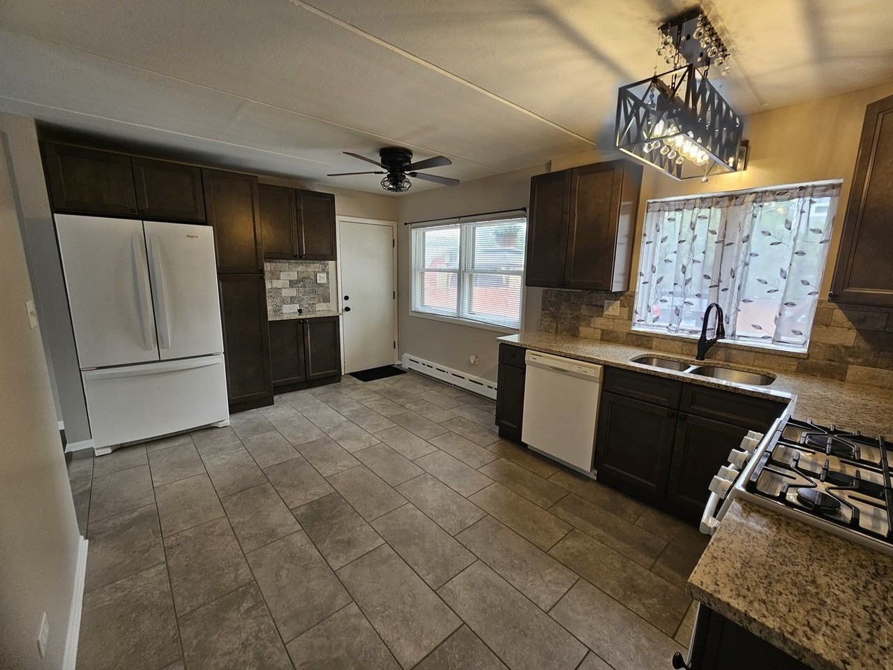 2 N Broadway Ave #1E - Photo 5 of 12