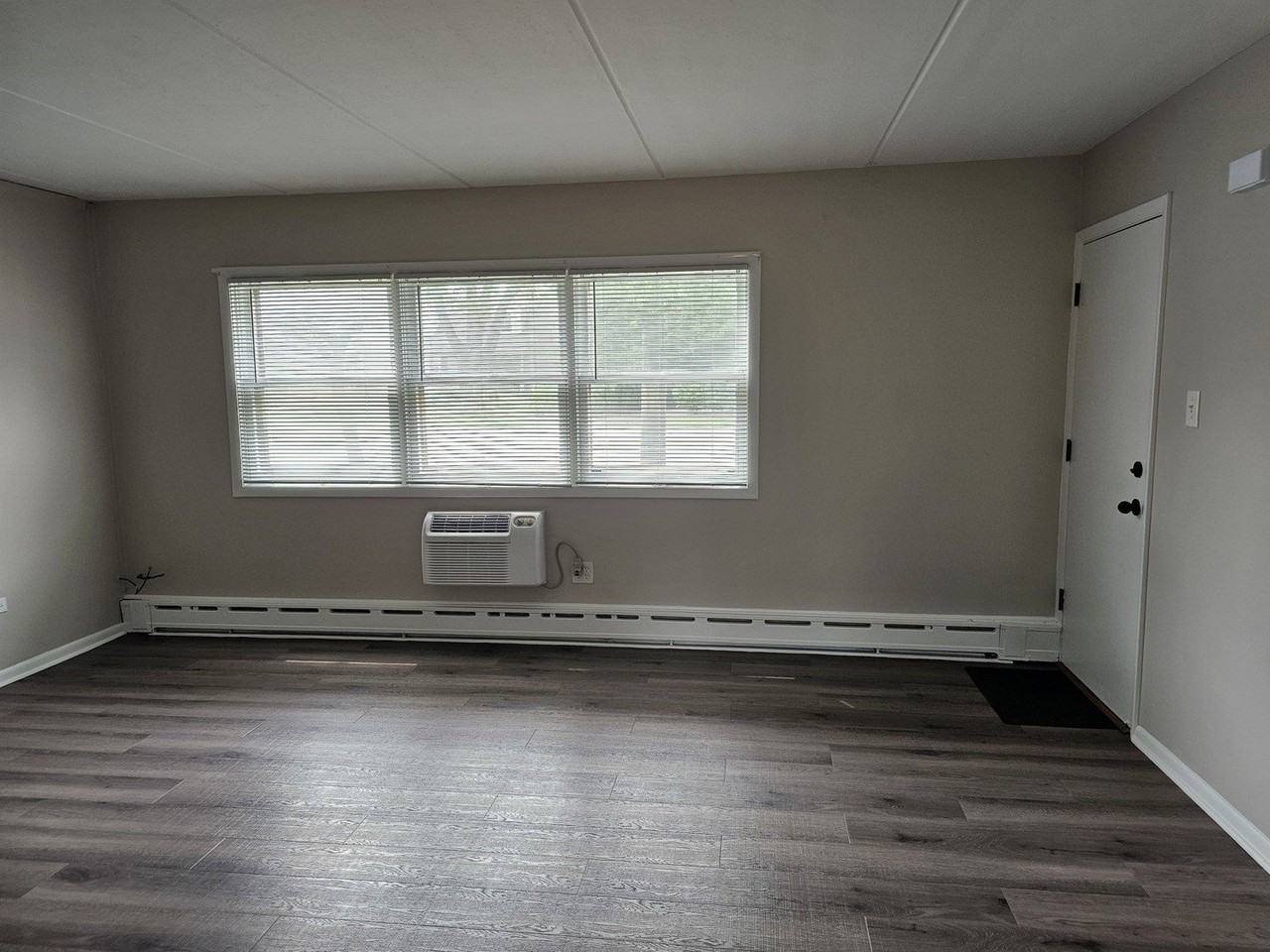 2 N Broadway Ave #1E - Photo 7 of 12