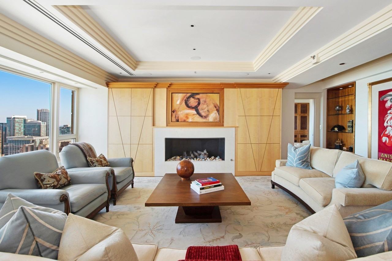 800 N Michigan Ave #4201 - Photo 4 of 38