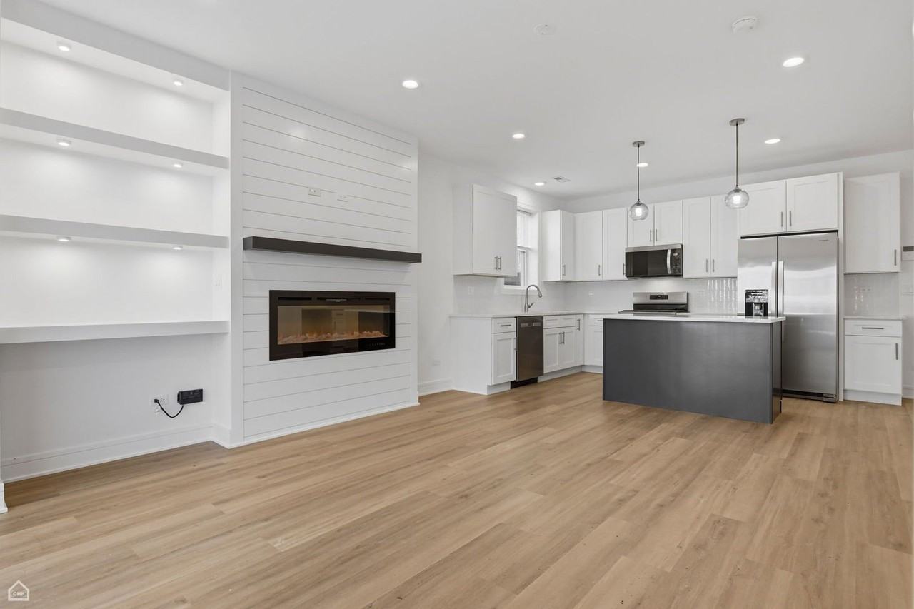 4841 S Prairie Ave #1 - Photo 5 of 29