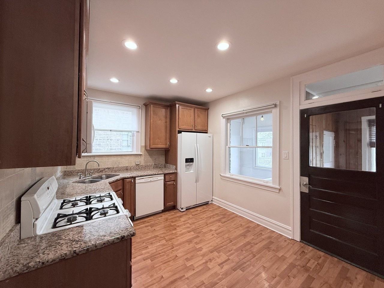 4950 N Marmora Ave #3 - Photo 5 of 15