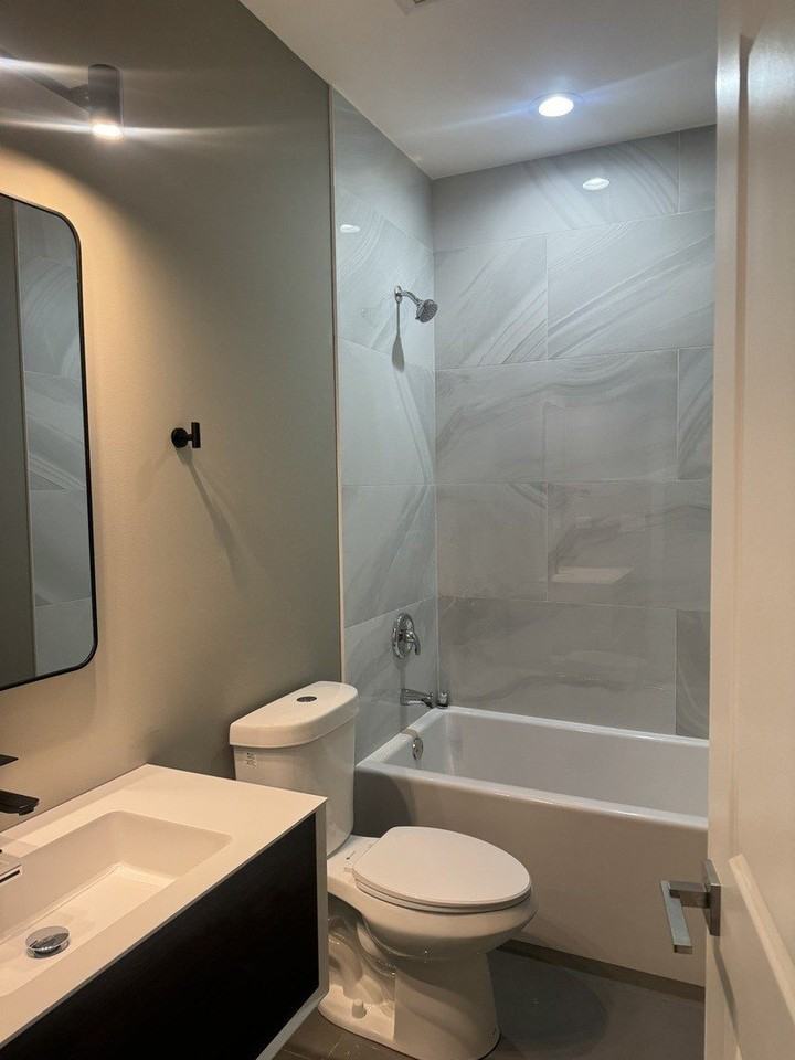 3723 S Lake Park Ave #1 - Photo 6 of 14