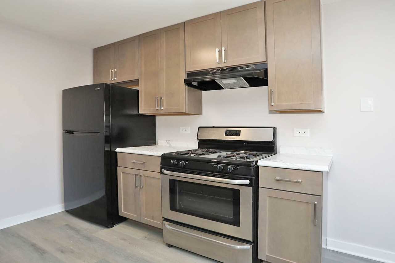 675 Greenfield Ct #D1 - Photo 2 of 23