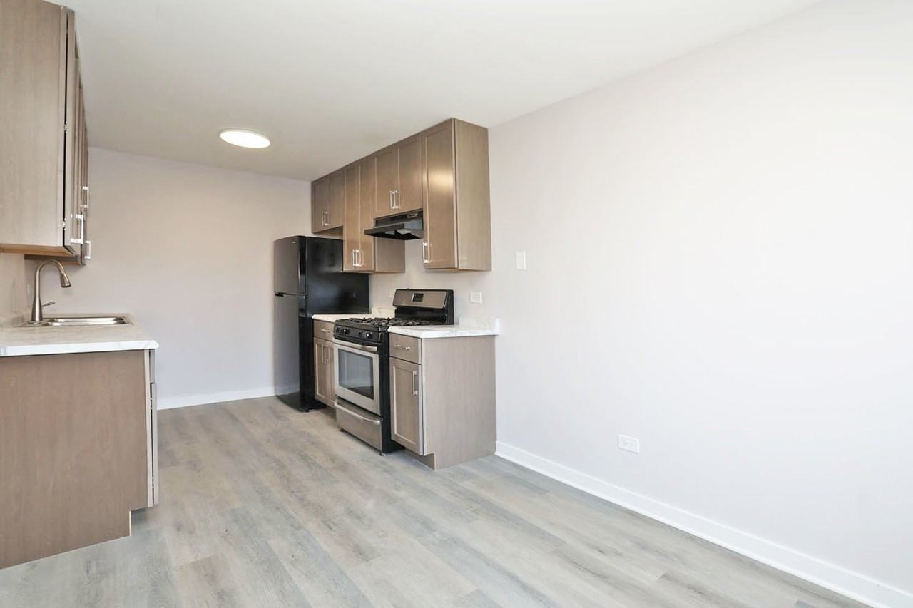 675 Greenfield Ct #D1 - Photo 3 of 23