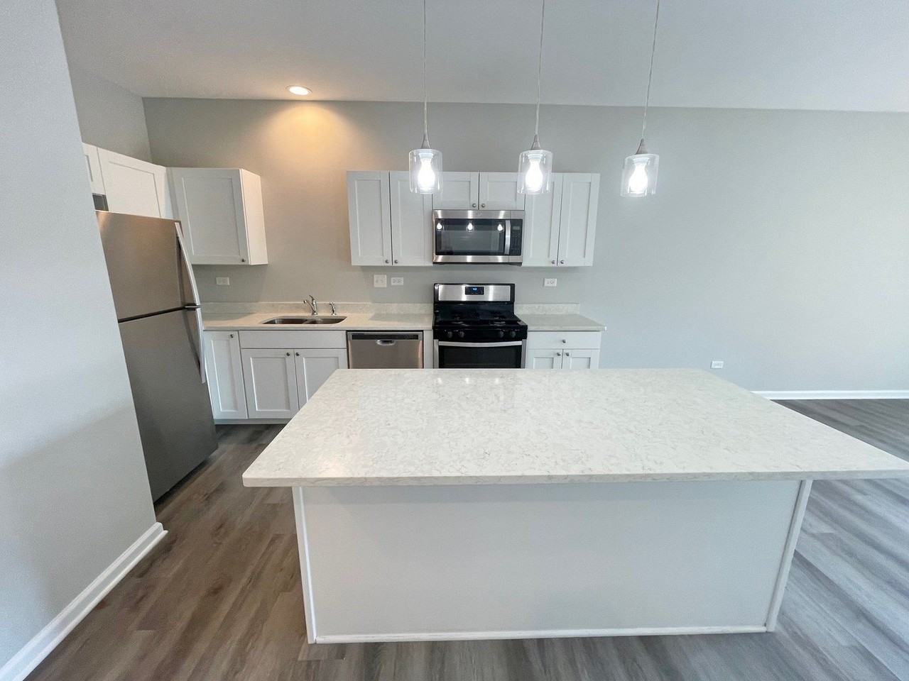 301 N Madison St #3D - Photo 2 of 12