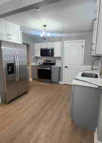 9451 S Lawndale Ave - Photo 4 of 12