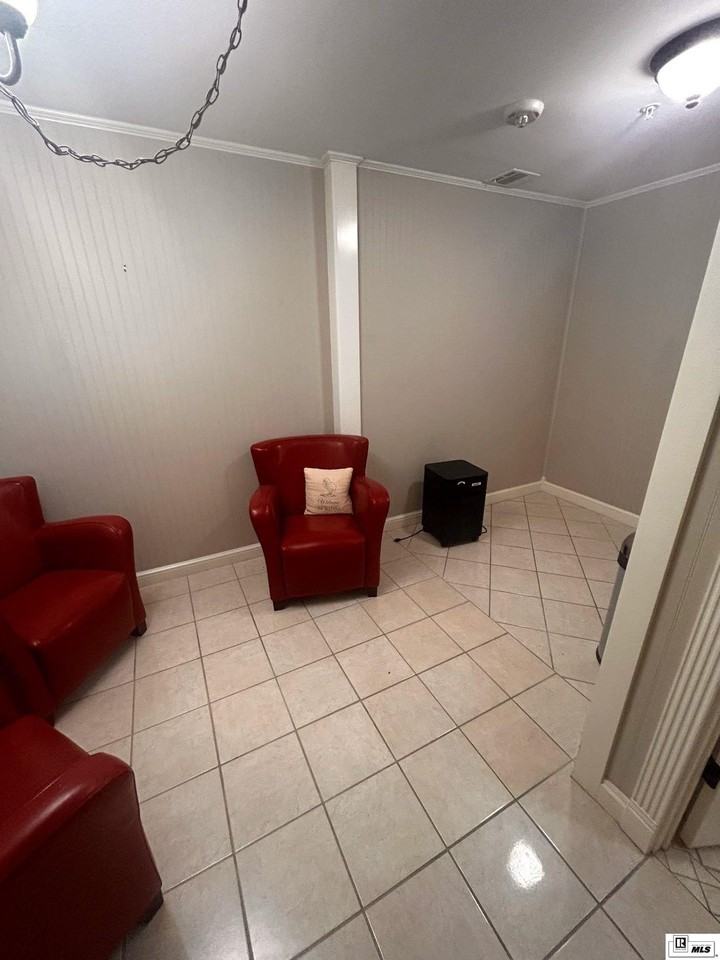 223 S Grand St - Photo 3 of 4