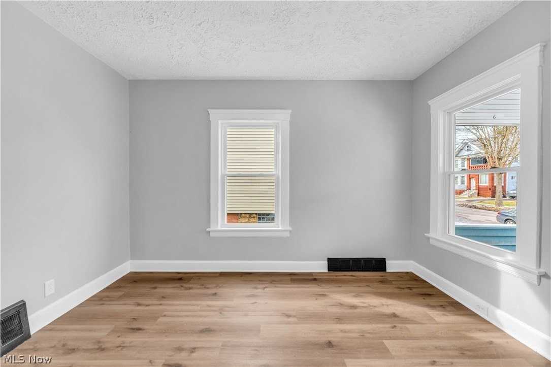 2209 Hood Ave #2UP - Photo 3 of 25