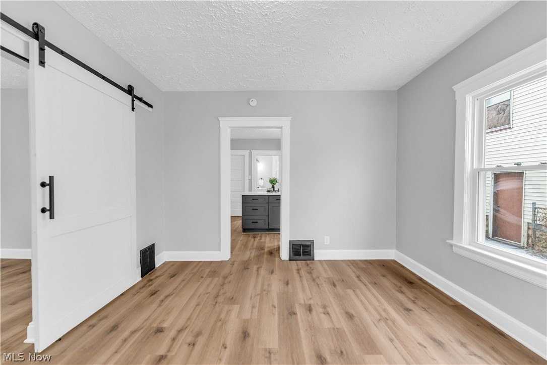 2209 Hood Ave #2UP - Photo 4 of 25