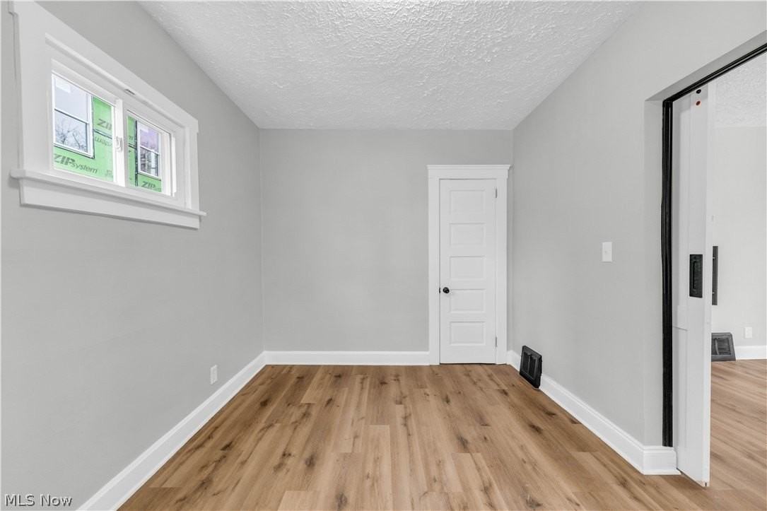 2209 Hood Ave #2UP - Photo 5 of 25