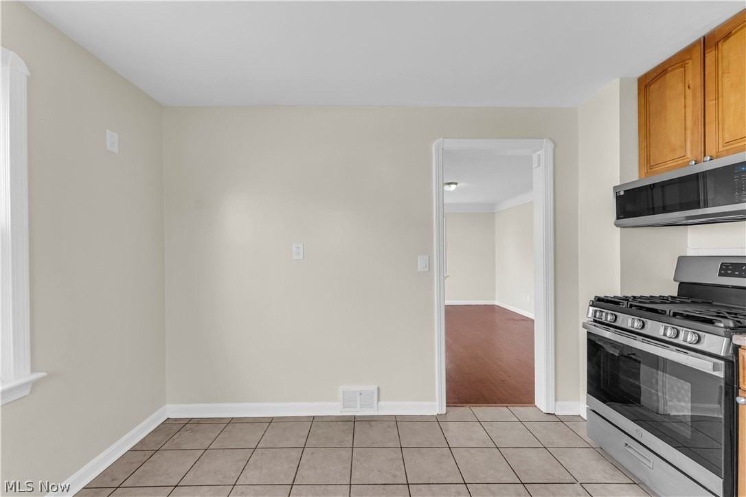 10518 Langton Ave - Photo 7 of 22
