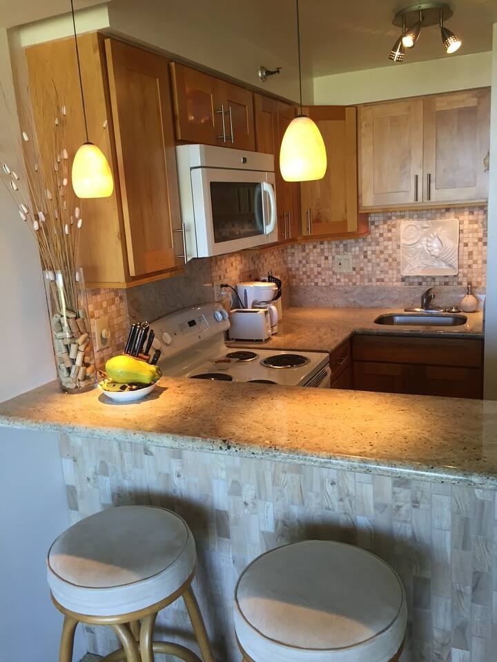 2916 Date St #22E - Photo 5 of 27