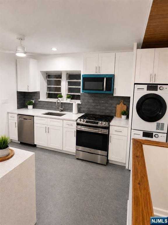 251 Grant Ave #2 - Photo 2 of 9