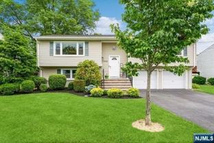 13-55 Comerford Pl - Photo 1 of 1