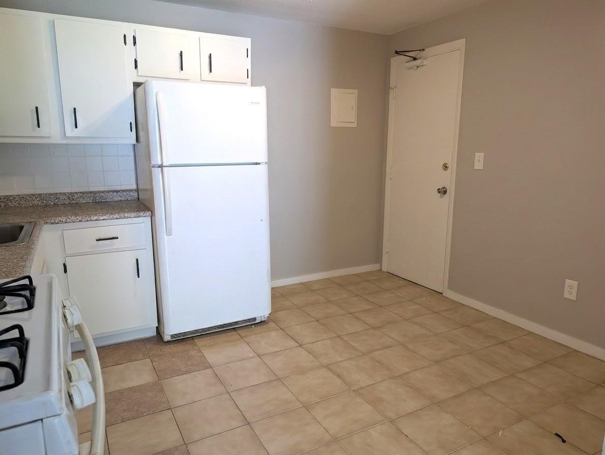 134 Mammoth Rd #21 - Photo 6 of 17