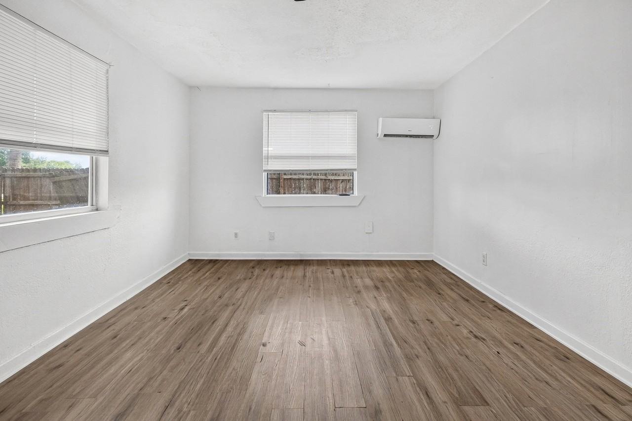 4834 13th Ave S #1 - Photo 5 of 36