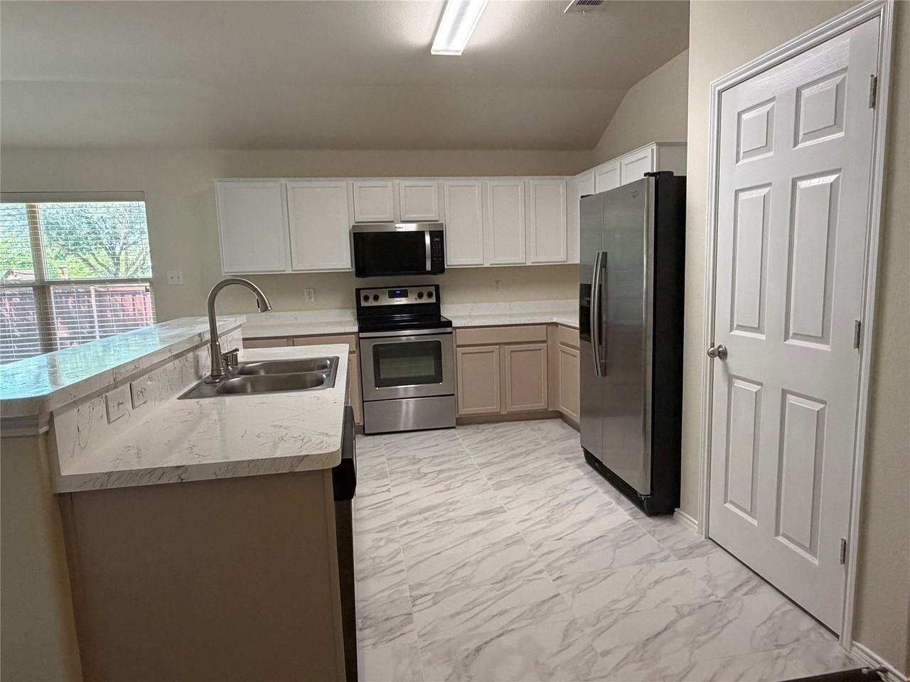 1803 Sea Gull Dr - Photo 4 of 18