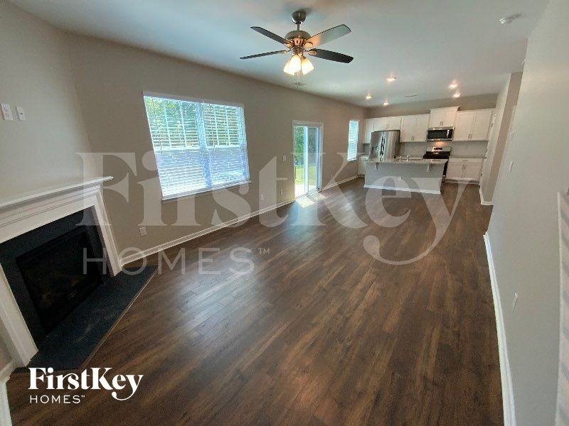 150 Scotsway Ct - Photo 3 of 10
