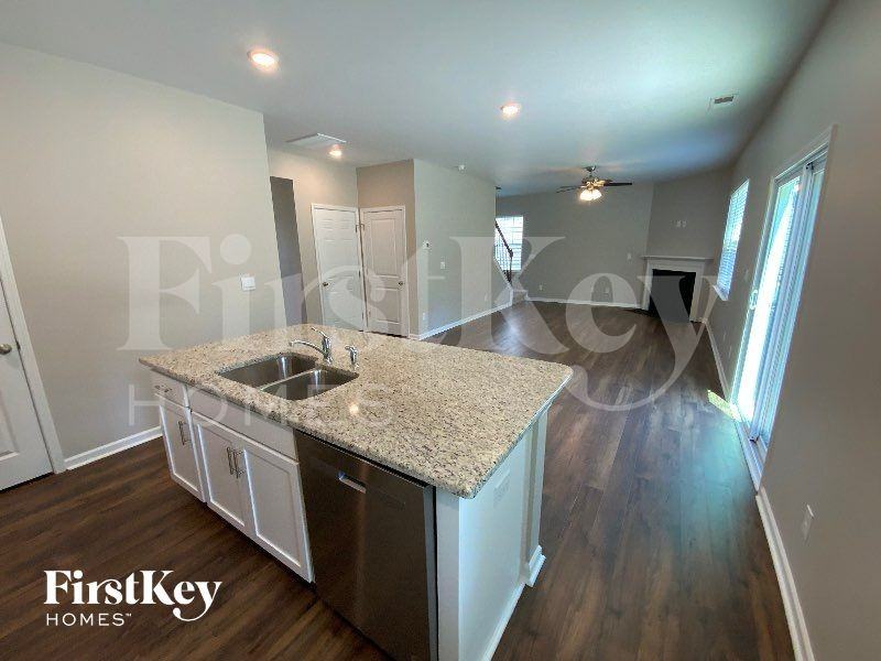 150 Scotsway Ct - Photo 5 of 10