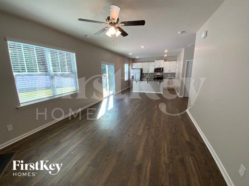 108 Kona Rd - Photo 3 of 10