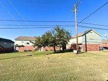 809 W Walnut St #B2 - Photo 1 of 1