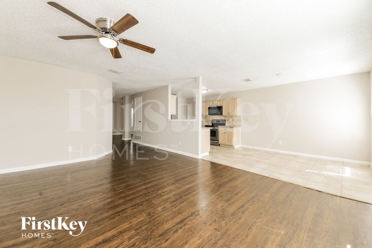 1395 Stewart Dr - Photo 6 of 19
