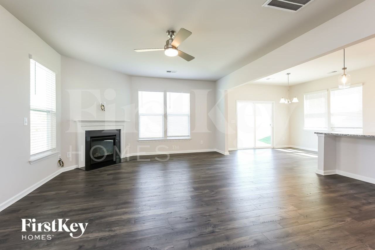 614 Goldburn Way - Photo 3 of 15