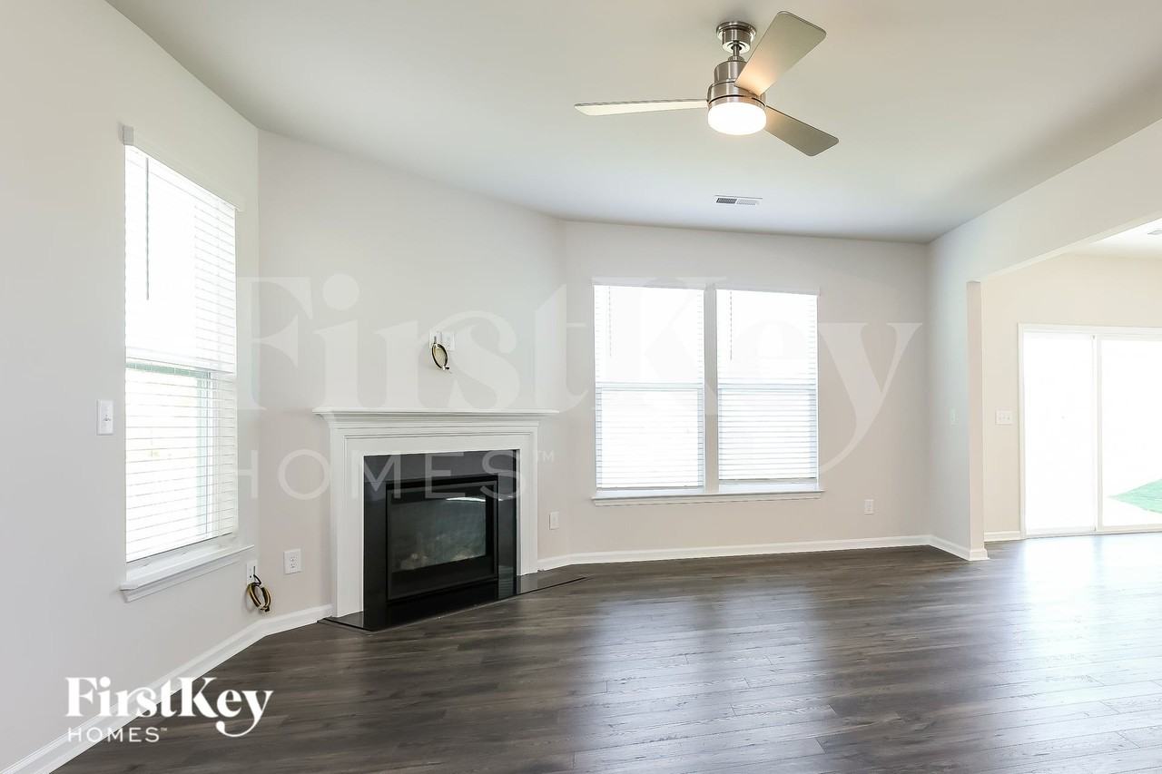 614 Goldburn Way - Photo 5 of 15