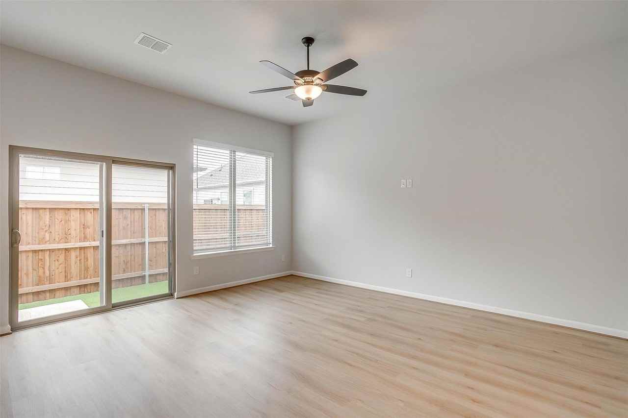 10512 Palmera Rd - Photo 4 of 40