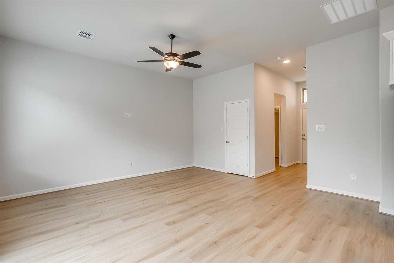 10512 Palmera Rd - Photo 5 of 40